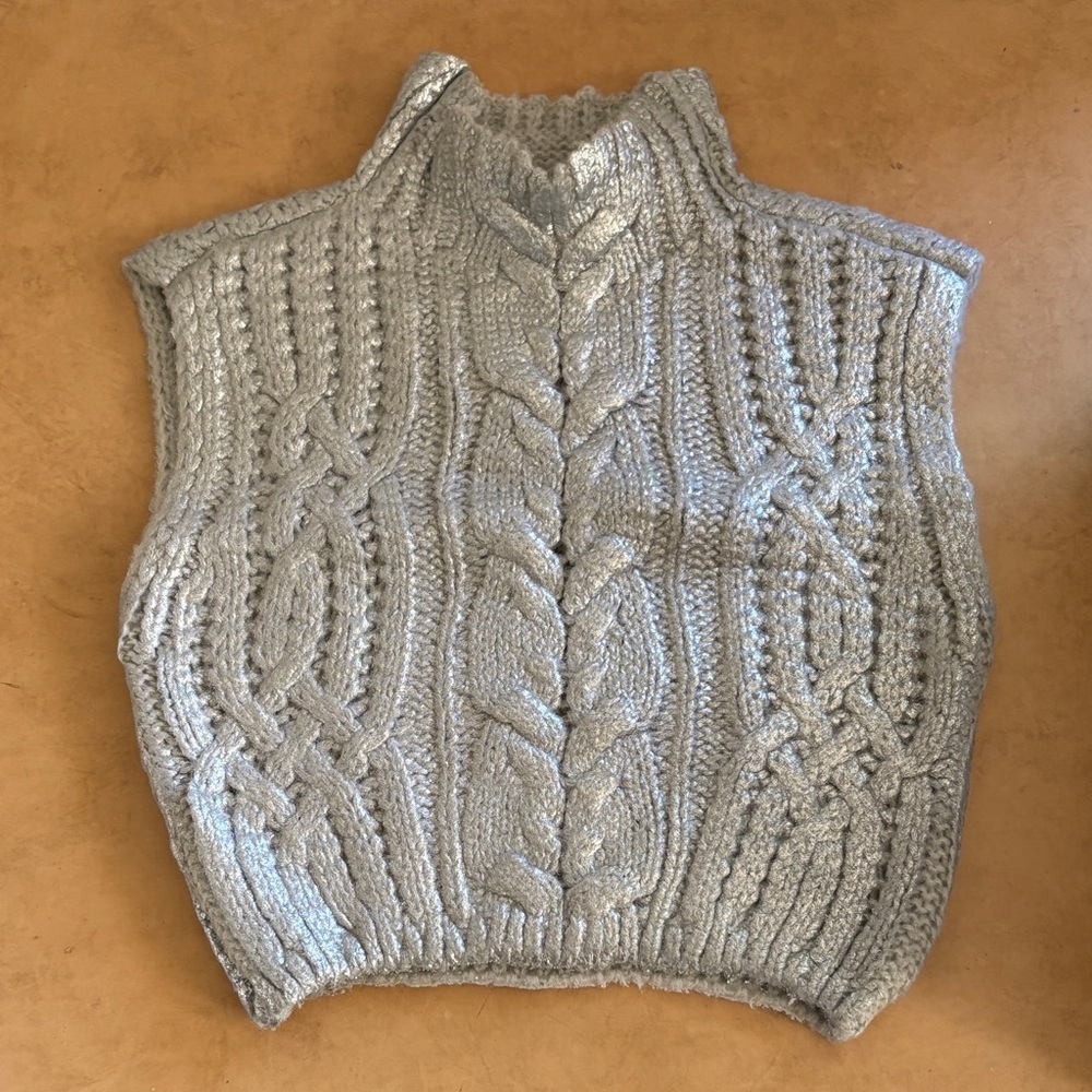 HYFVE Cable Knit Sleeveless Turtleneck Vest in Light Gray
